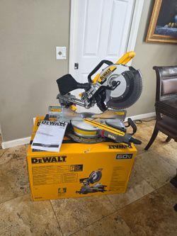 Dewalt60V Lithium-Ion 12 in. Cordless Sliding Miter Saw (Tool Only-firm price)used like new