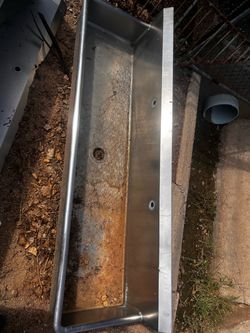 Two industrial size stainless steel sinks great condition Two industrial size stainless steel sinks great condition