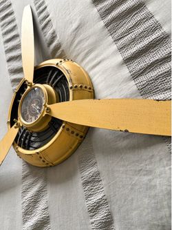 PROPELLAR AIRPLANE WALL CLOCK