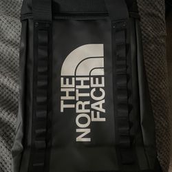 North Face Explore Fuse Large  Like New 