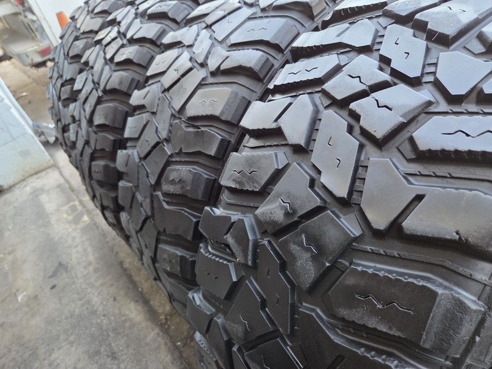 4 used tires Lt37x13.50r17 Cooper dicoverer stt PRO $350.00