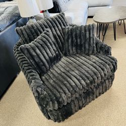 Stylish Nice Swivel Chair! 