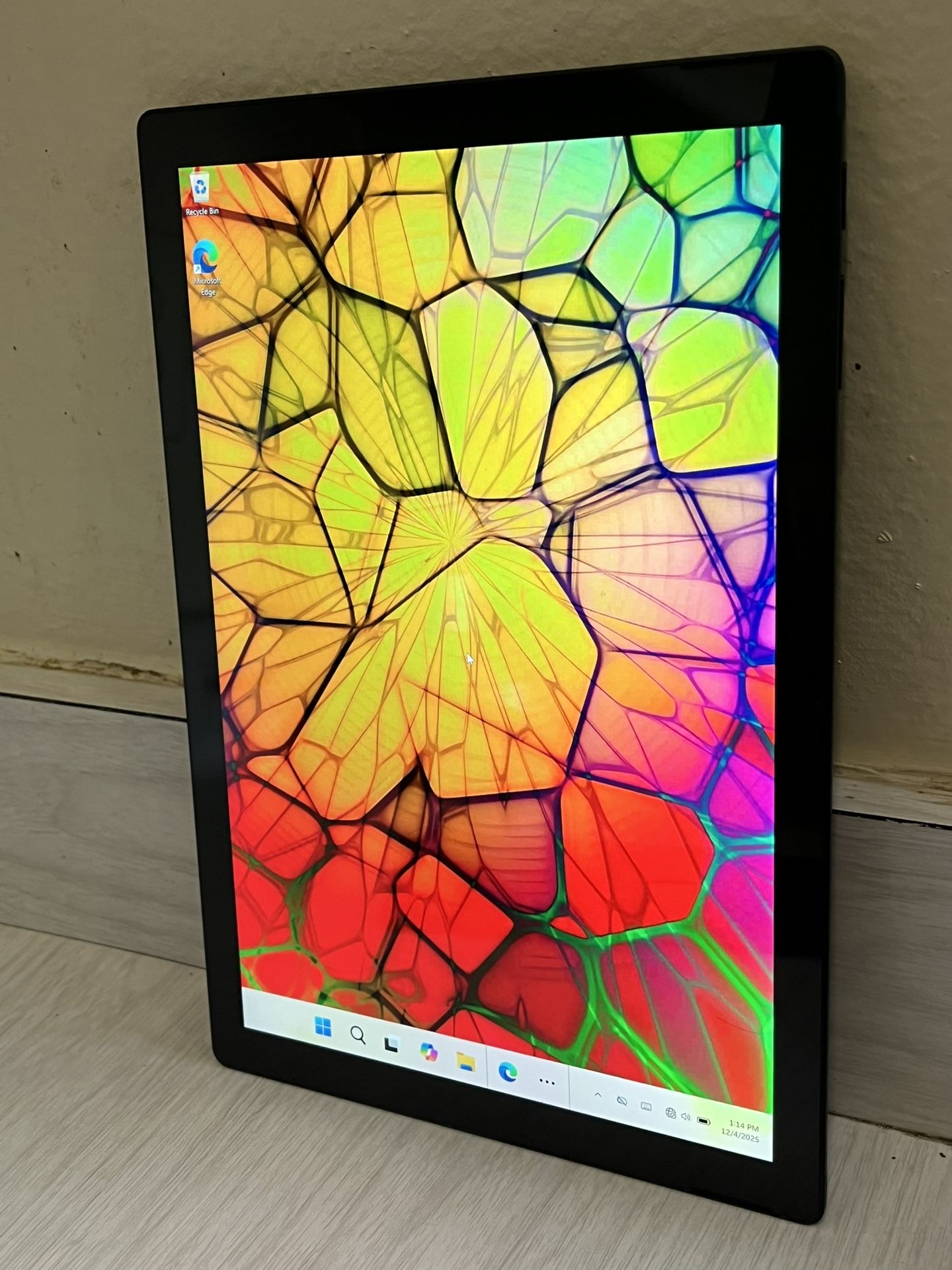 Surface Pro Touchscreen Tablet/ Laptop