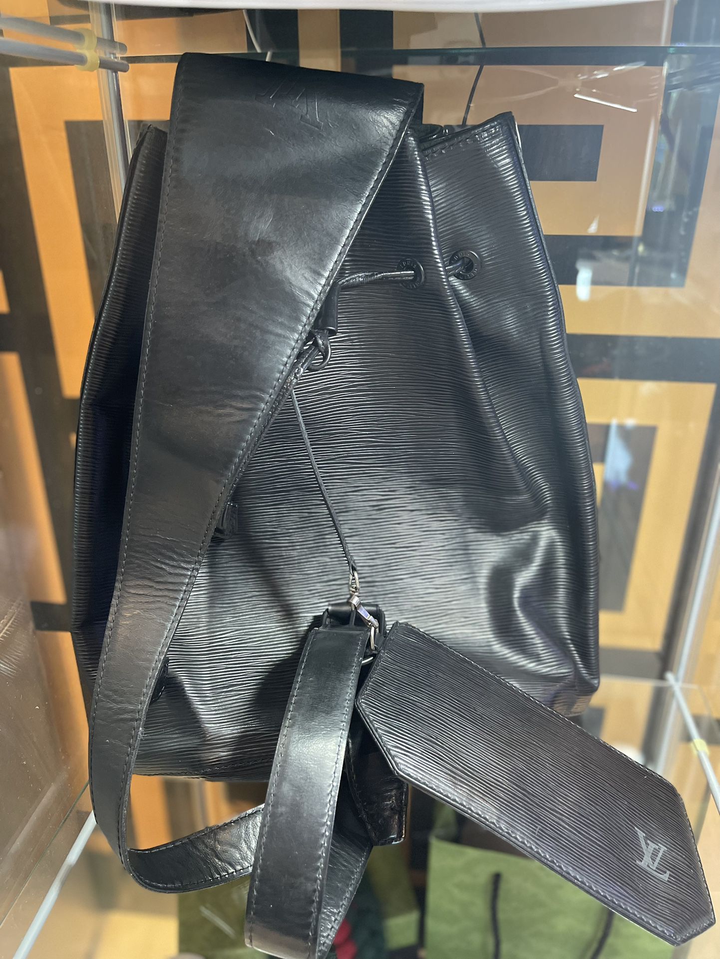 Authentic Louis Vuitton Epi Noe Backpack w/wallet
