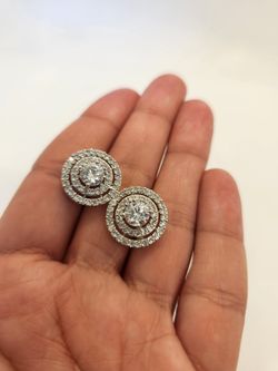 Dazzling Stud Earrings 