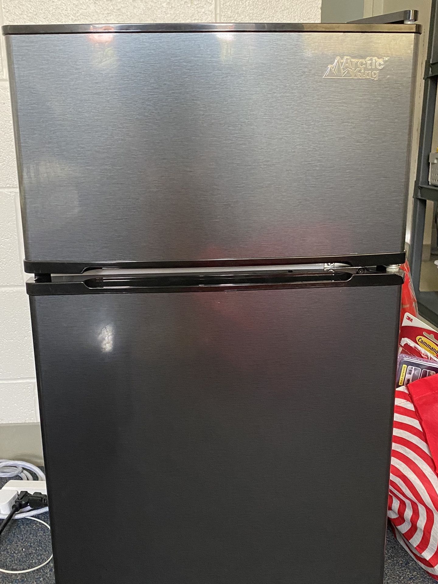 arctic king 4.5 mini fridge