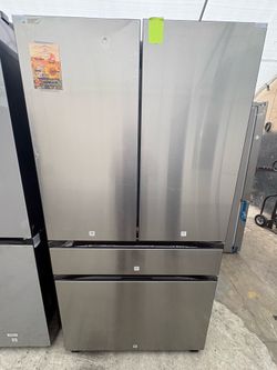 Samsung Bespoke Refrigerator With Beverage Center In Stainless Steel