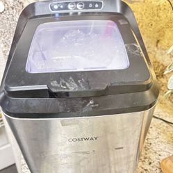 Costway ice maker Works Very Well $60