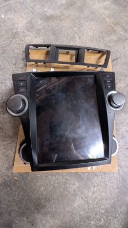 2009 - 2013 Toyota Highlander Tesla screen