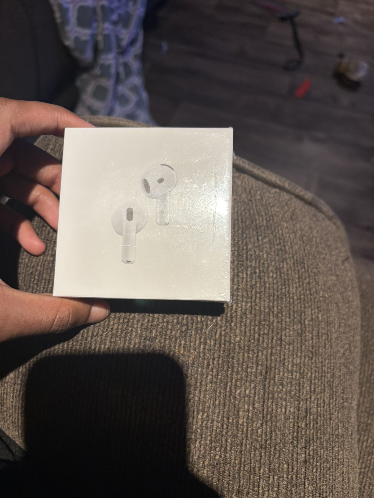 AirPod4 ANC Pickup Only.