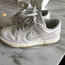 Women’s Nike dunk
