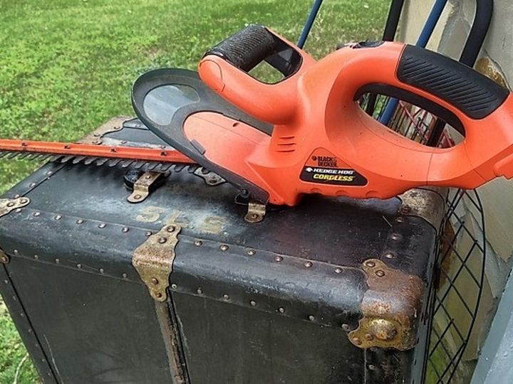 Black And Decker Cordless Hedgehog