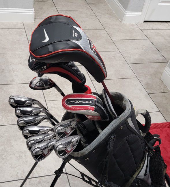 entusiasmo juicio Licuar NIKE GOLF CLUBS SET IRONS DRIVER HYBRID PUTTER BAG $640 for Sale in Frisco,  TX - OfferUp