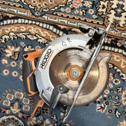 RIGID 18V Cordless Saw