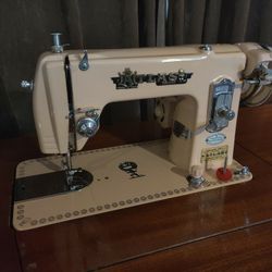 Vintage Sewing Machine 