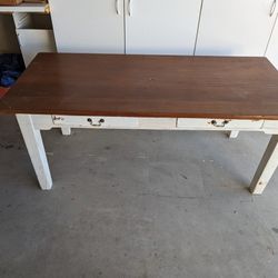 Desk / Table 