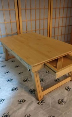 Wooden tray table