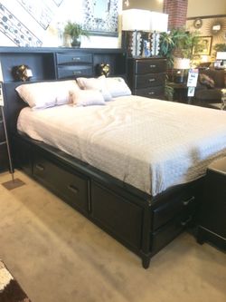 Full size Bed Frame/Headboard