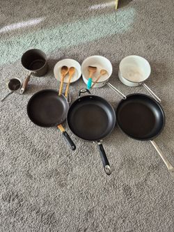 Pans set