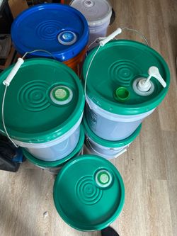 5 GALLON LIQUID WASHING DETERGENT 60$$$