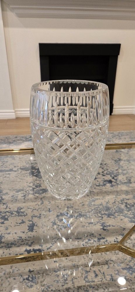 Brand New Elegant Diamond Cut Large Crystal Flower Vase. 12x7 inches