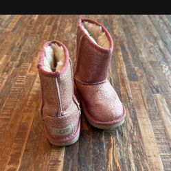 Ugg Girls Shoes Us 9 Toddler - Lightly Used