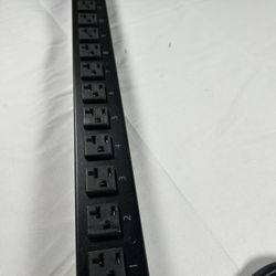 OUTPUT: 120 VAC, 50/60 HZ 16 A MAX PER LINE TOTAL 16 A MAX PER OUTLET