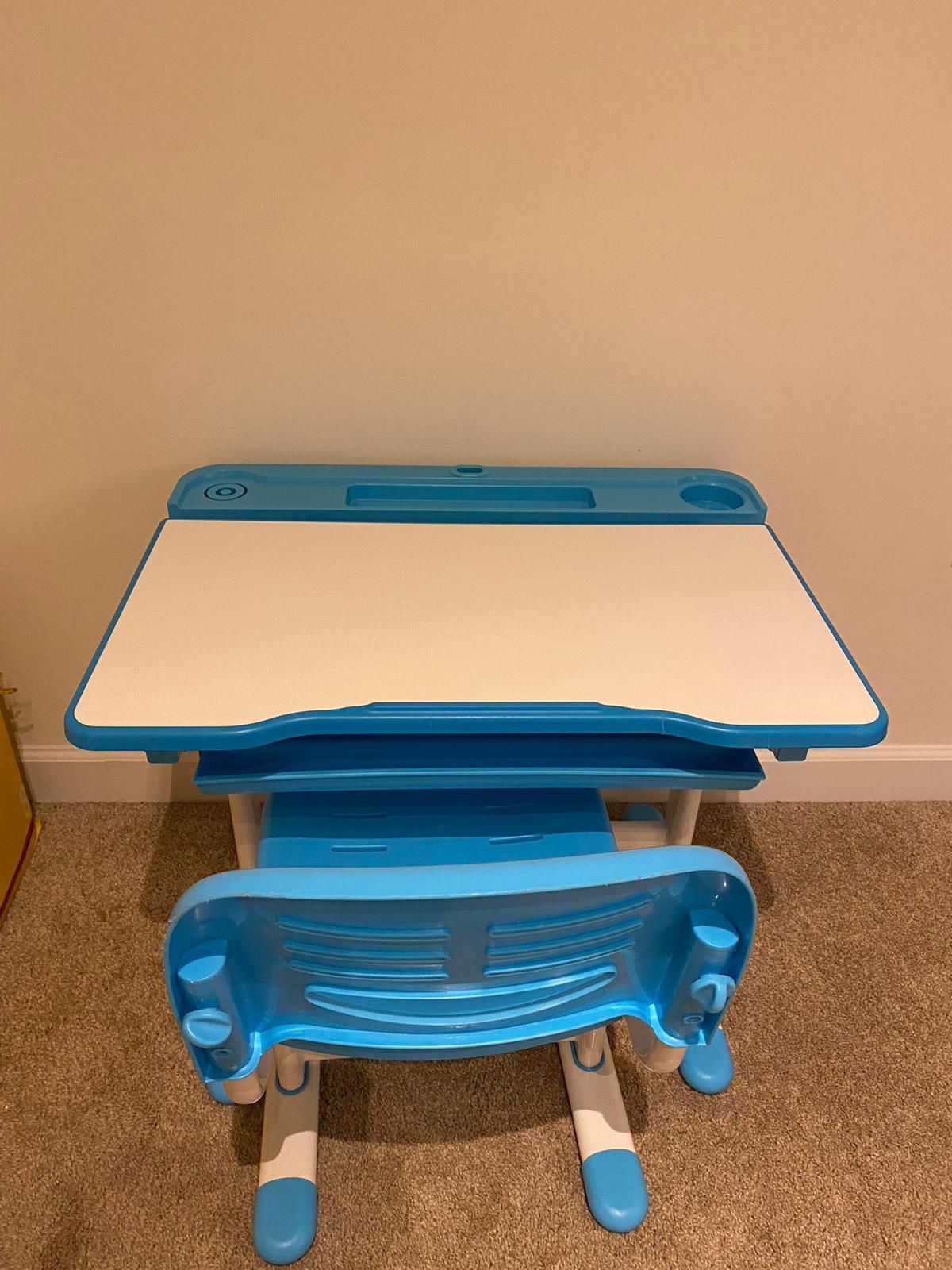 Kids study desk with chair