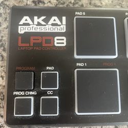 Akai LPD8 8 Pad Midi Controller 