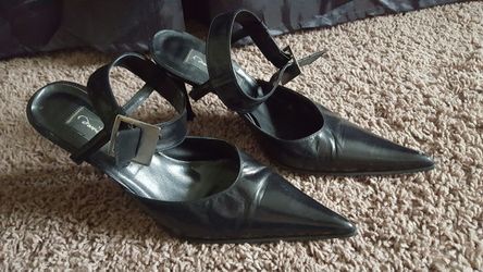 Women's black heels
