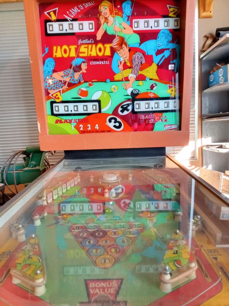 PINBALL MACHINE