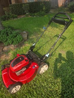 Self-Propelled Lawnmower - runs cuts and pulls - no bag
