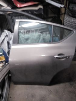 2013 2019 versa right rear door