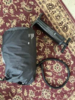 REI queen sized Kingdom air mattress with pump