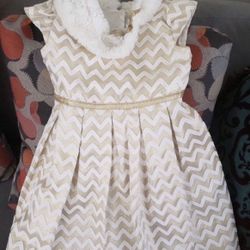 Vestido para niña talla 5/6 en muy buenas condiciones