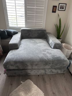 Gray Fabric Chaise Lounge Chair