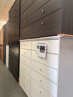 12D Spacious Dressers New