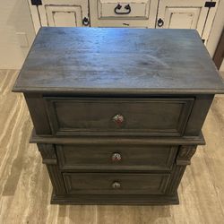 $ 45 OBO  ///  Rustic 3-Drawer Nightstand/End Table