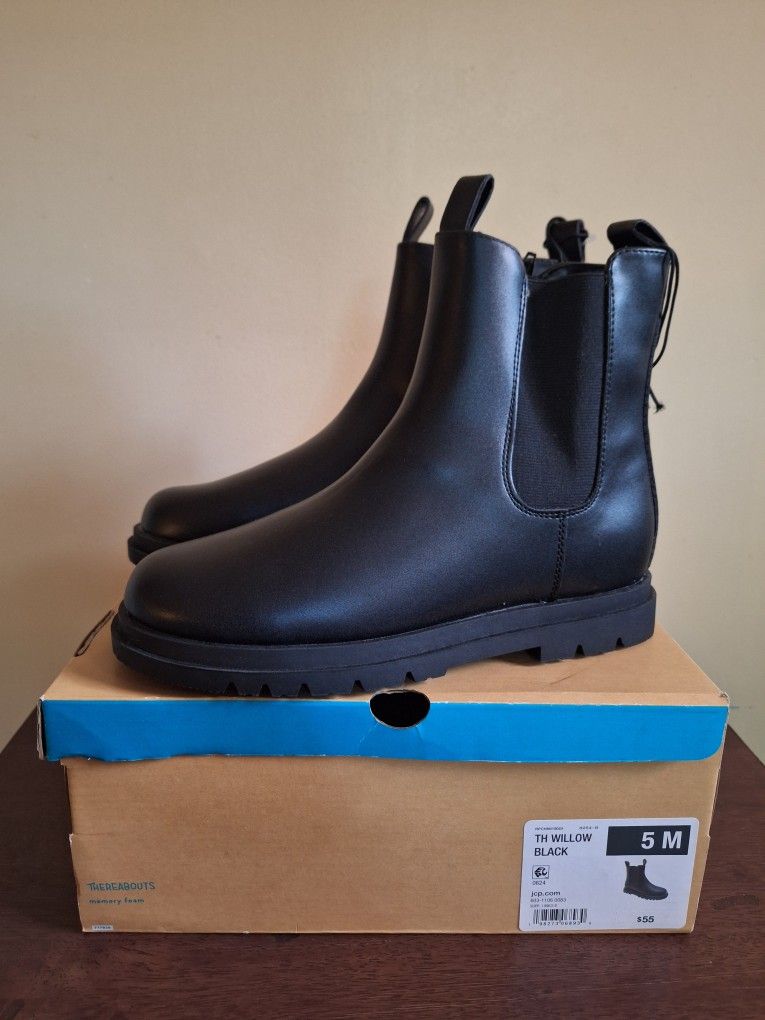 Girls Boots Size 5 Fits 6.5 Womens