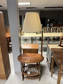 End Table With Lamp 
