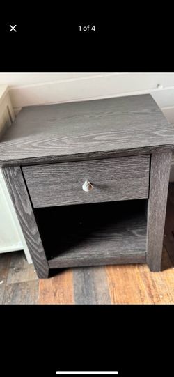 One Drawer Nightstand 