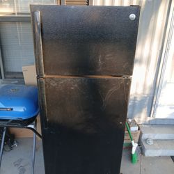 GE Refrigerator 