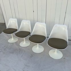 Authentic Knoll / Eero Saarinen Tulip Side Swivel Chairs - Set of 4