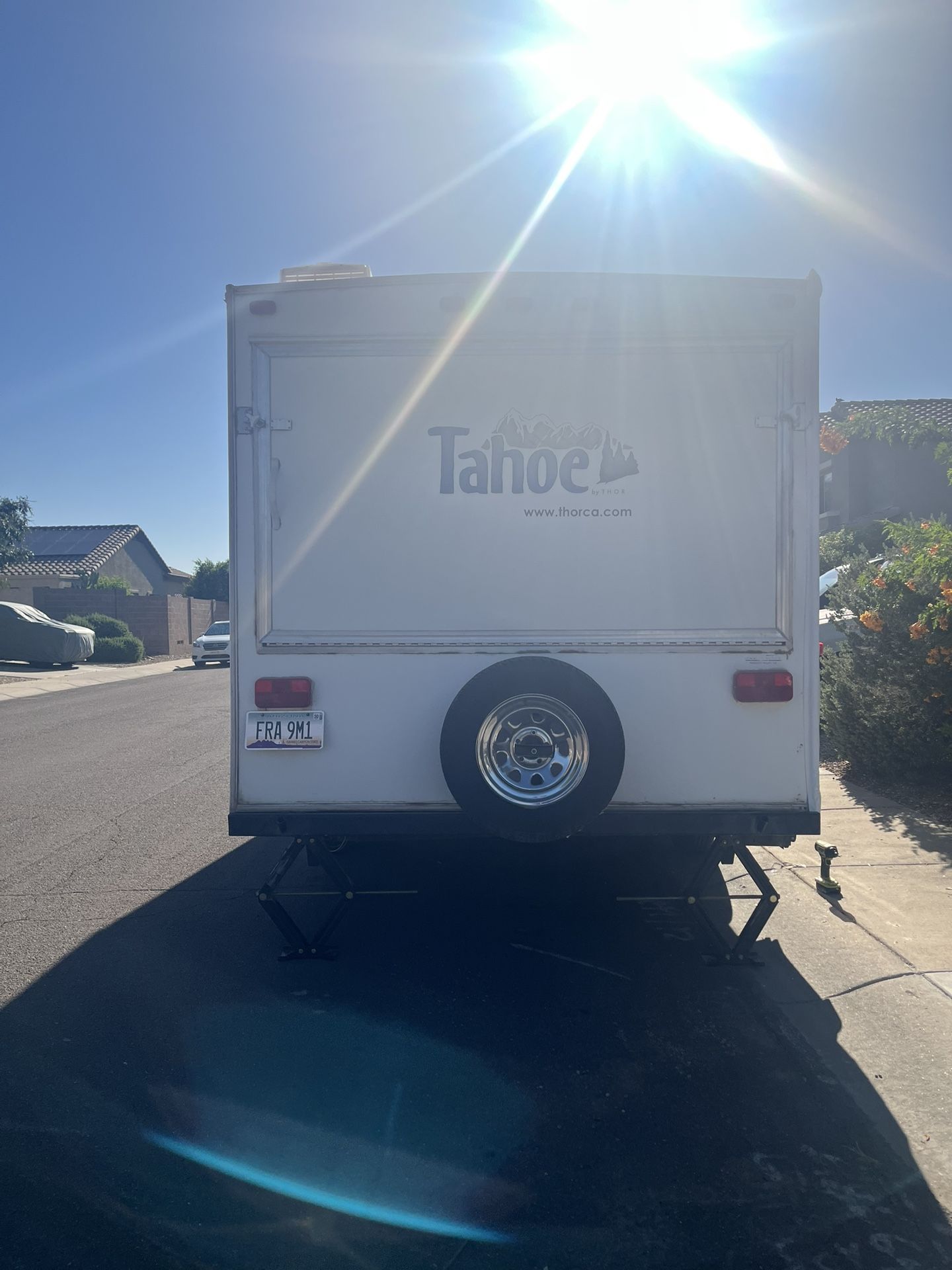 2004 Thor Tahoe Travel Trailer / RV