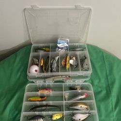 Set Of 27 Random Fishing Lures Pre-owned 