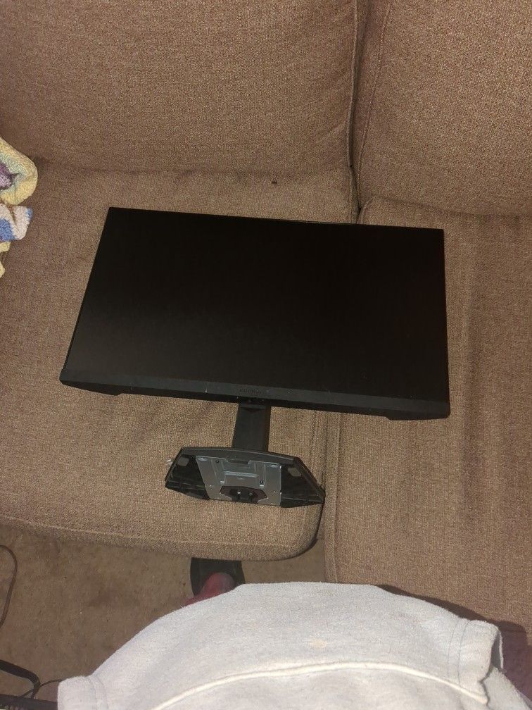 24 Inch 1920x1080 Monitor. HDMI / Display Port Connect