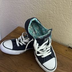 Women’s Converse Size 7