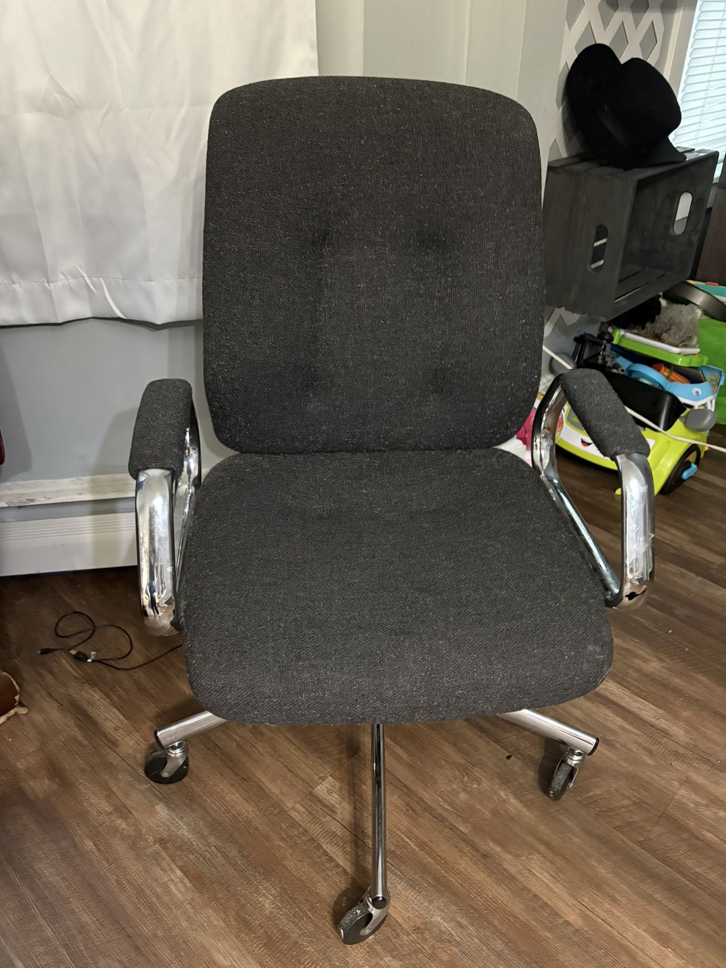Vintage 1988 Steel case Chair
