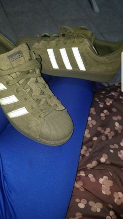 Adidas superstar Olive Boys 6 1/2