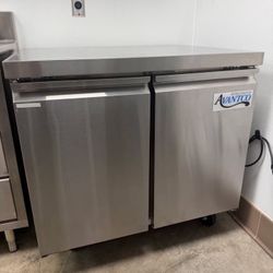 Avantco under counter refrigerator